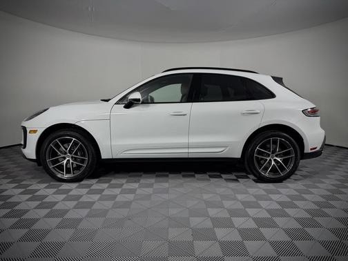 2024 Porsche Macan Base (PDK)