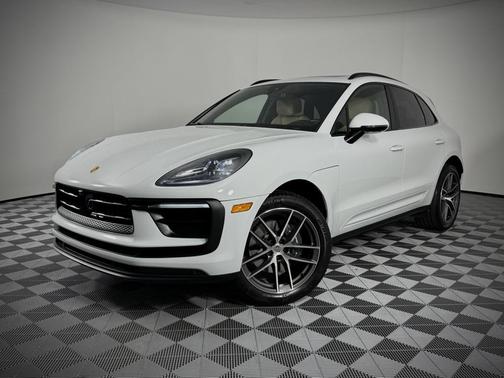 2024 Porsche Macan Base (PDK)