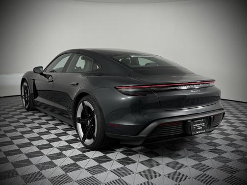 2025 Porsche Taycan 