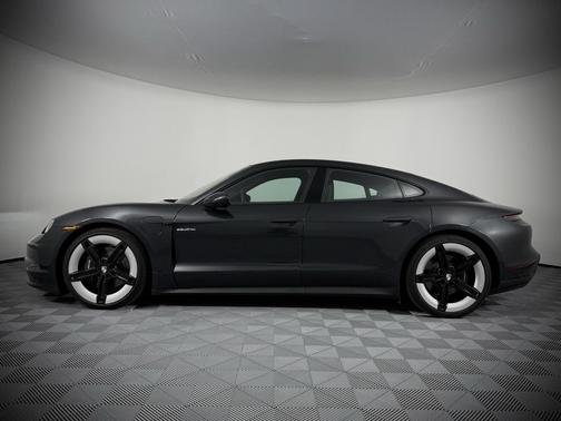 2025 Porsche Taycan 