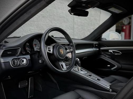 2017 Porsche 911 Carrera S