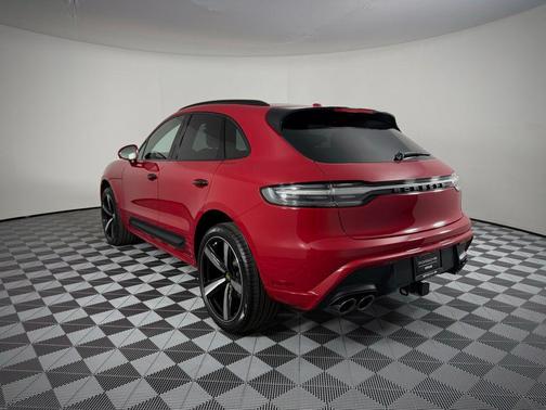 Carmine Red 2026 Porsche Macan Macan