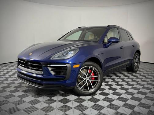 Gentian Blue Metallic 2026 Porsche Macan Macan S