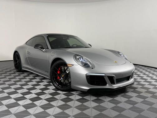 2018 Porsche 911 Carrera 4 GTS