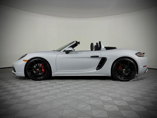 2024 Porsche 718 Boxster S