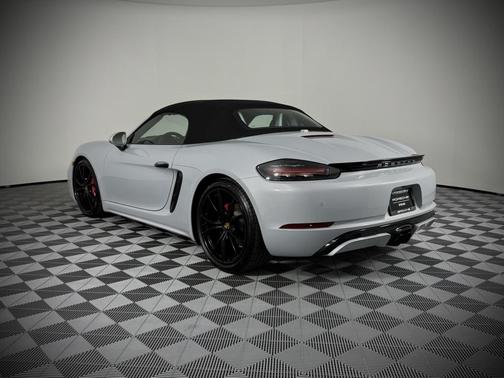 2024 Porsche 718 Boxster S