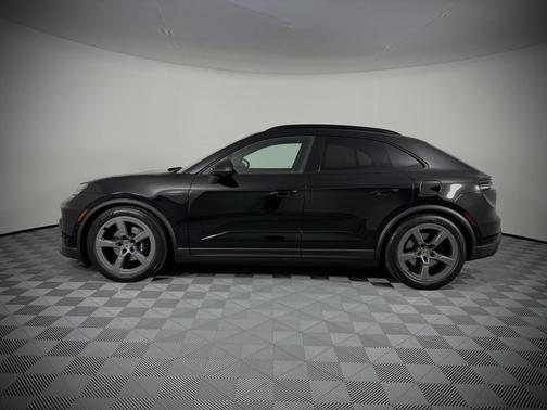 2025 Porsche Macan 4