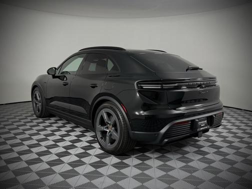 2025 Porsche Macan 4