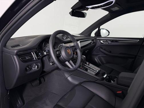Jet Black Metallic 2026 Porsche Macan Macan