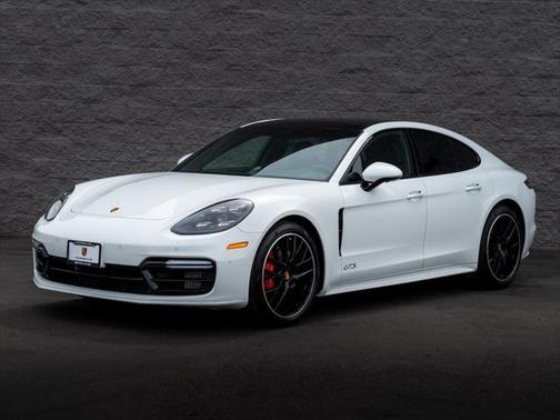 2019 Porsche Panamera GTS