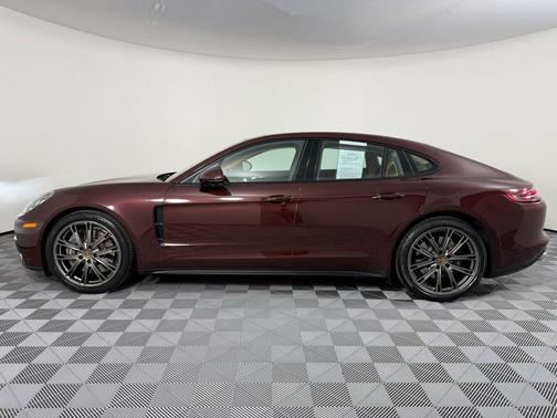 Burgundy Red Metallic 2019 Porsche Panamera 4