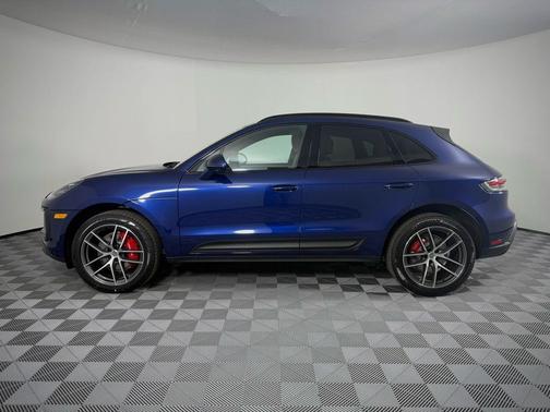 Gentian Blue Metallic 2026 Porsche Macan Macan S