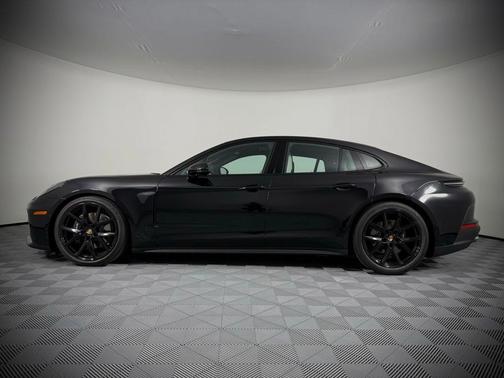 Jet Black Metallic 2025 Porsche Panamera 4