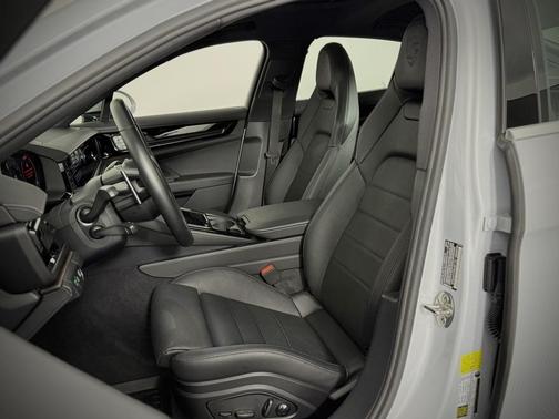 2025 Porsche Panamera 4