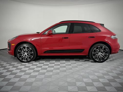 2024 Porsche Macan Base (PDK)