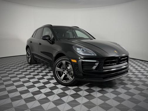 2026 Porsche Macan 