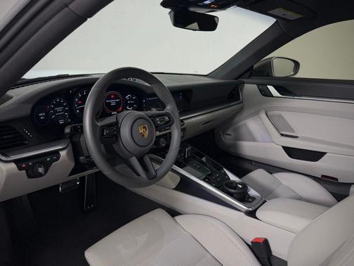 2023 Porsche 911 Carrera