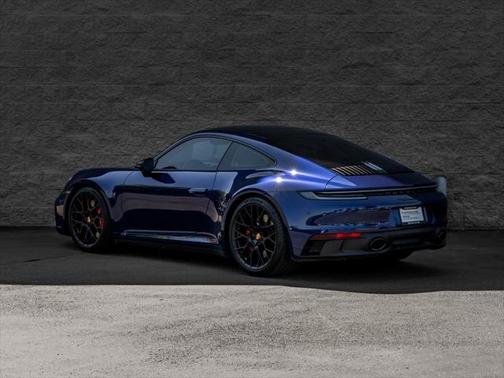 2022 Porsche 911 Carrera GTS