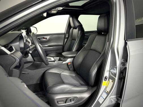 2021 Toyota RAV4 Hybrid SE