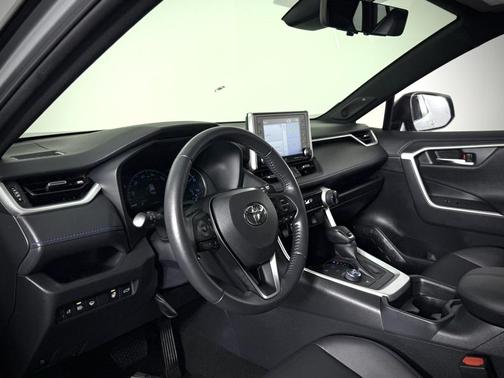 2021 Toyota RAV4 Hybrid SE
