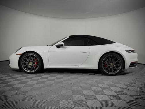 2020 Porsche 911 Carrera 4S Cabriolet