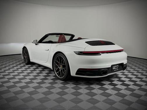 2020 Porsche 911 Carrera 4S Cabriolet