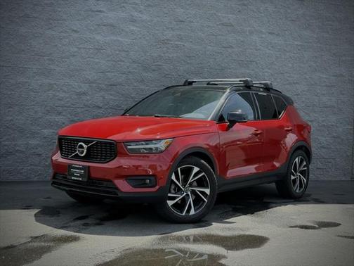 2021 Volvo XC40 T5 R-Design
