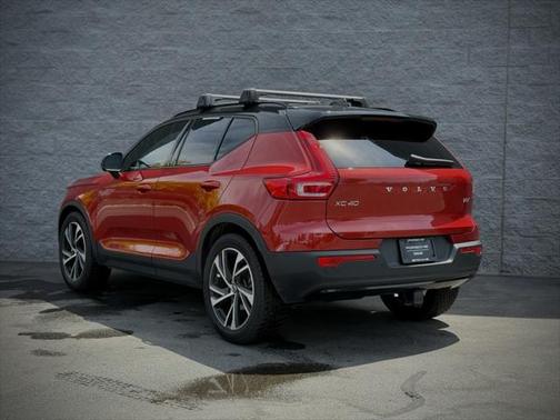 2021 Volvo XC40 T5 R-Design