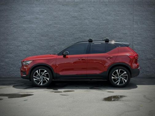 2021 Volvo XC40 T5 R-Design