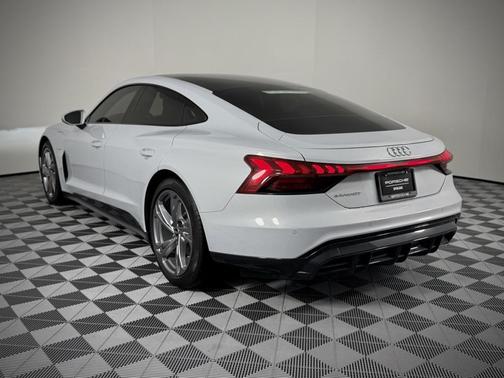 2023 Audi e-tron GT Premium Plus