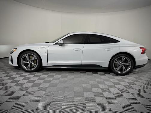 2023 Audi e-tron GT Premium Plus