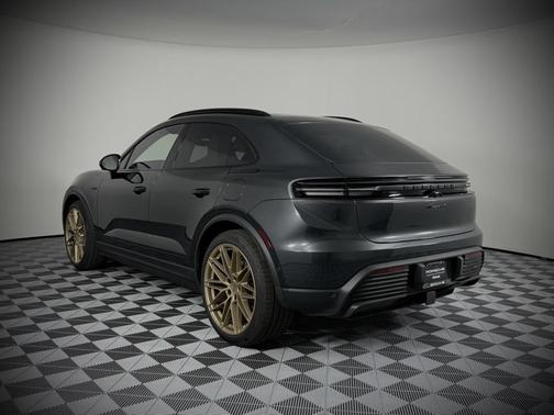 2024 Porsche Macan 4