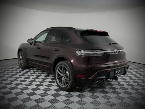 Copper Ruby Metallic 2025 Porsche Macan Macan