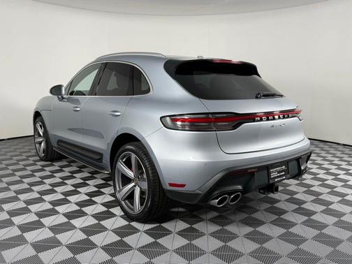 Dolomite Silver Metallic 2023 Porsche Macan Macan