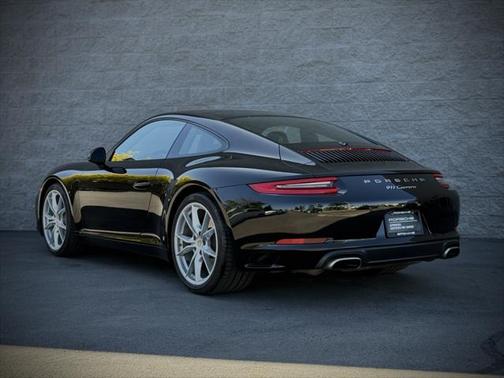 2019 Porsche 911 Carrera