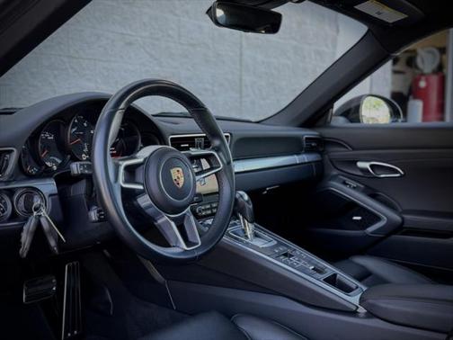 2019 Porsche 911 Carrera