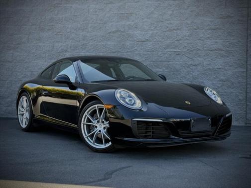 2019 Porsche 911 Carrera
