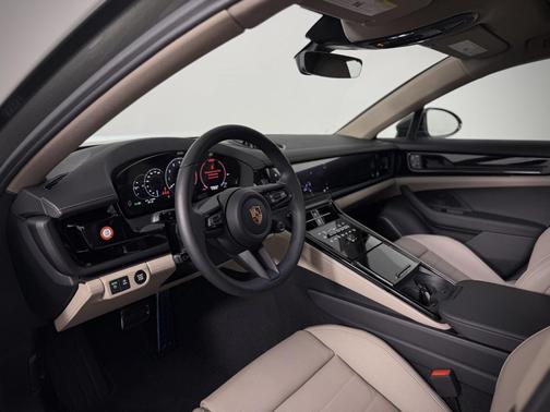 2026 Porsche Panamera 4