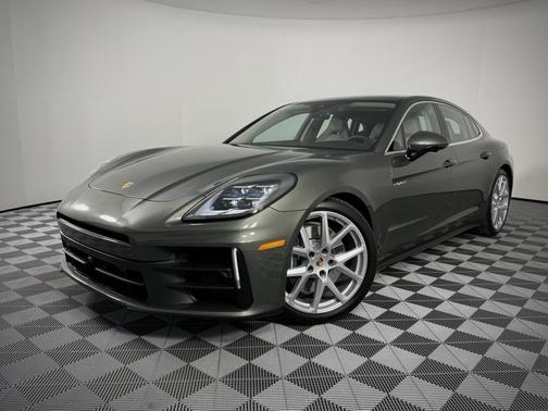2026 Porsche Panamera 4