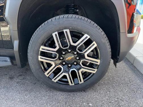 2025 Chevrolet Silverado EV LT