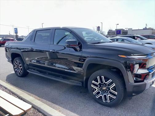 2025 Chevrolet Silverado EV LT