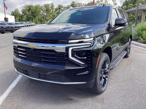2025 Chevrolet Suburban LS