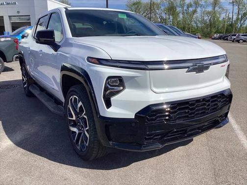 2025 Chevrolet Silverado EV RST