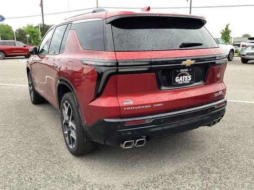 Radiant Red Tintcoat 2025 Chevrolet Traverse High Country
