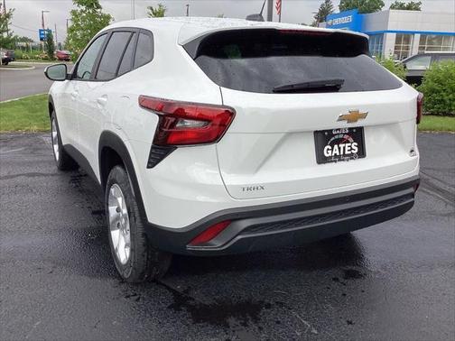 2025 Chevrolet Trax LS