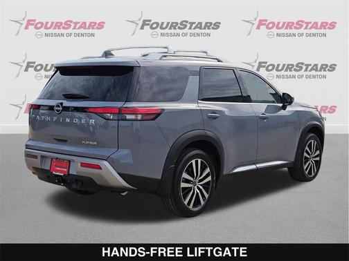 2025 Nissan Pathfinder Platinum FWD