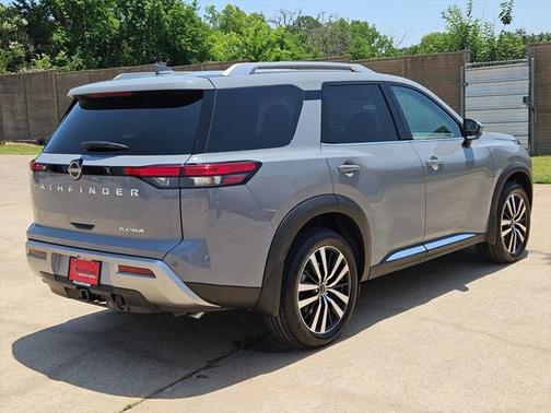 2025 Nissan Pathfinder Platinum FWD