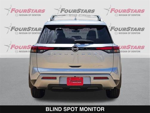 2025 Nissan Pathfinder SL 4WD