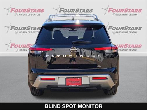 2025 Nissan Pathfinder SL FWD