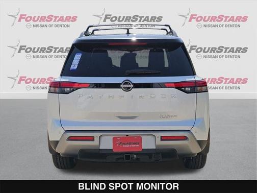2025 Nissan Pathfinder Platinum FWD